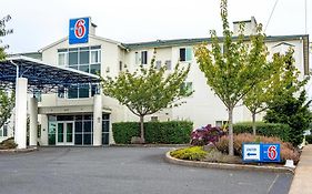 Motel 6 in Lincoln City Oregon